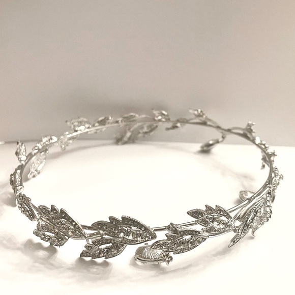 SIlver Tiara - Picture 2 of 5
